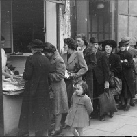 Eating under Fire: Food in WWII Britain and Italy